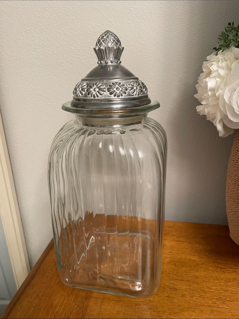 Large Ribbed Clear Glass Apothecary Jar Canister with Decorative Pewter Lid - Picture 14 of 14